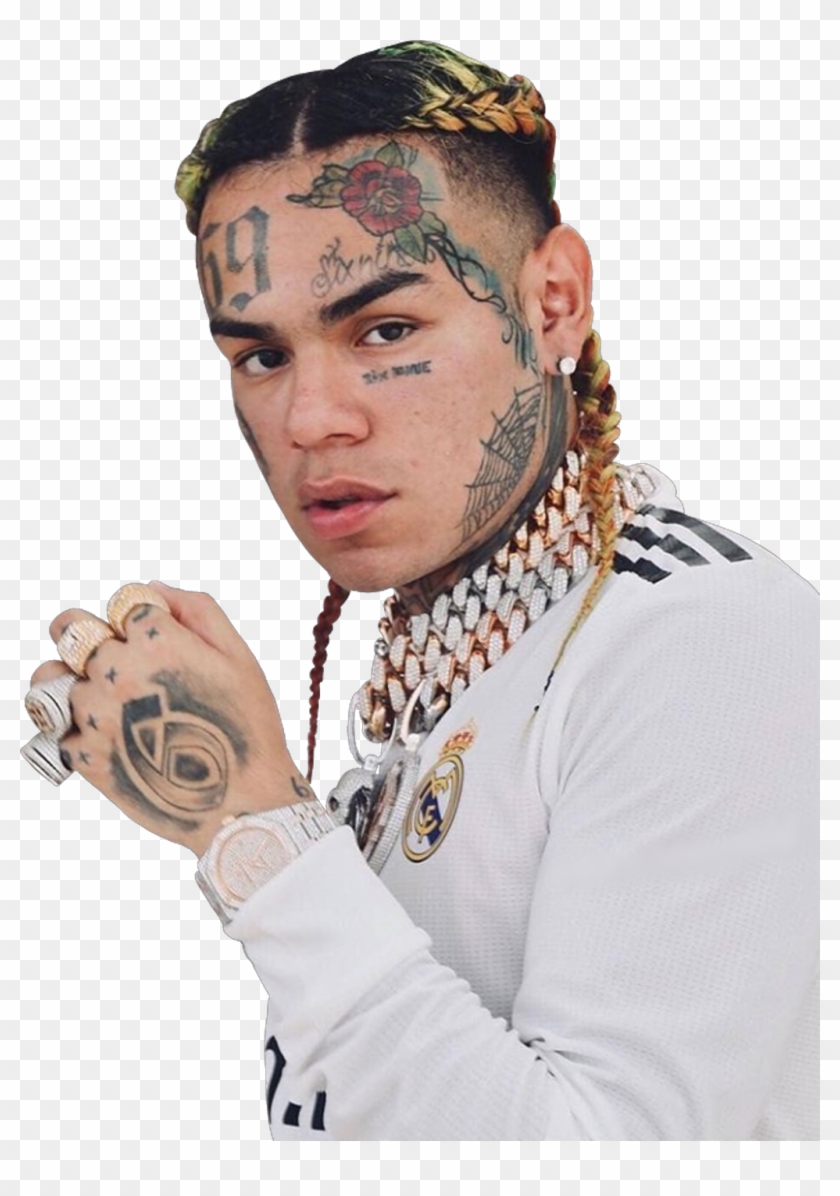 Tekashi 6ix9ines Girlfriend Jade Gets His Face Tattooed Above Her Boob